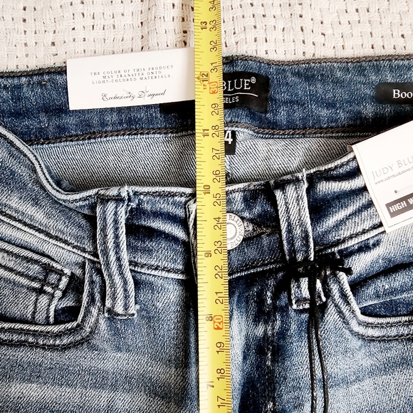 New | Judy Blue | Bootcut Jeans - Picture 13 of 17